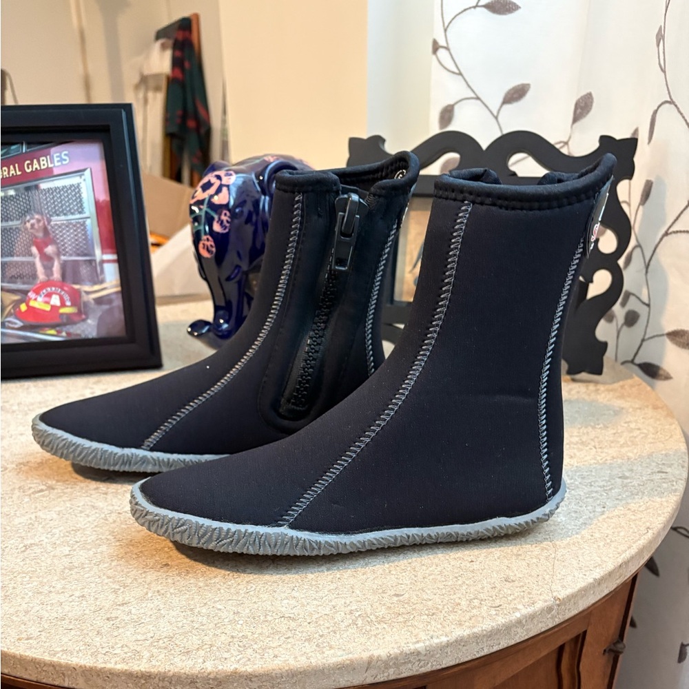 XS Scuba 5mm Boots - Black - Size 5.